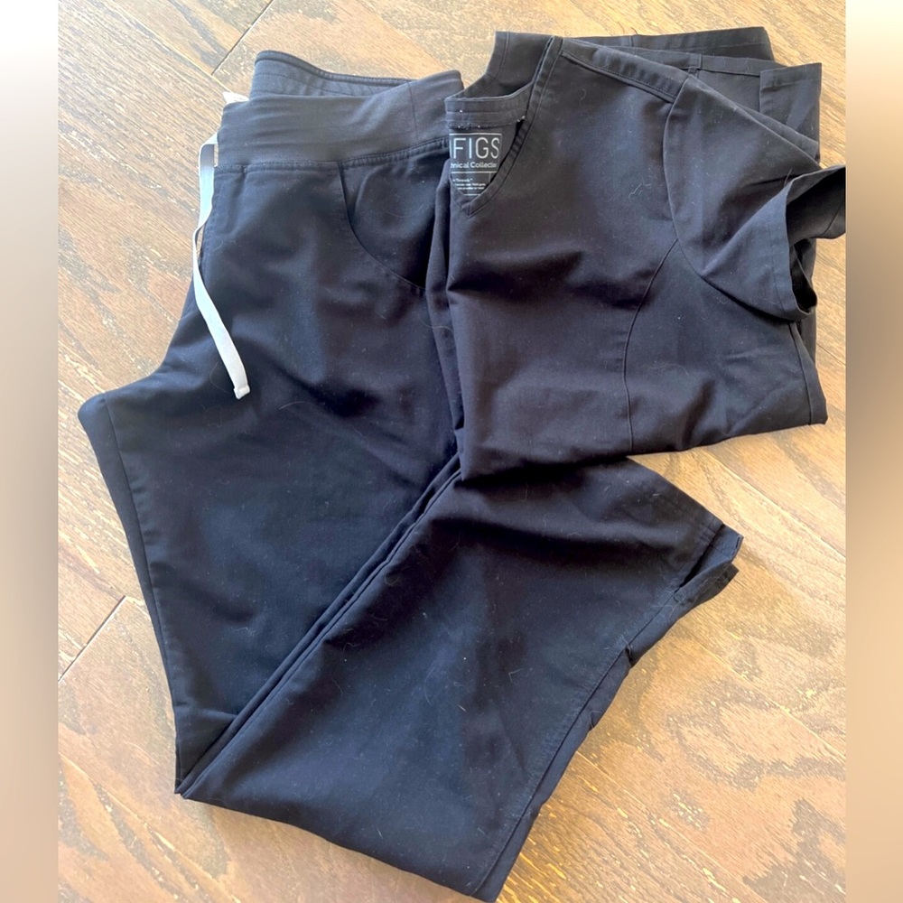 Black Figs Scrubs